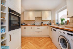 Kitchen/Diner- click for photo gallery